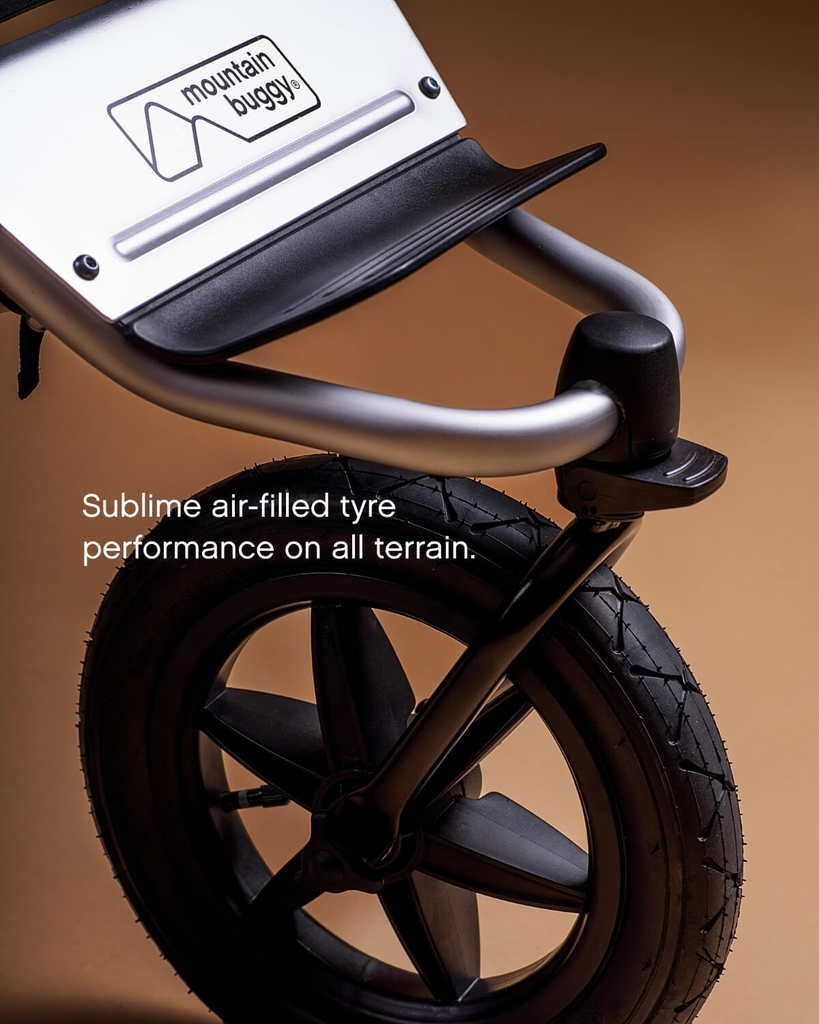 mountain-buggy-urban-jungle-Heritage-Mustang-Sublime-air-filled-tyre-performance.webp